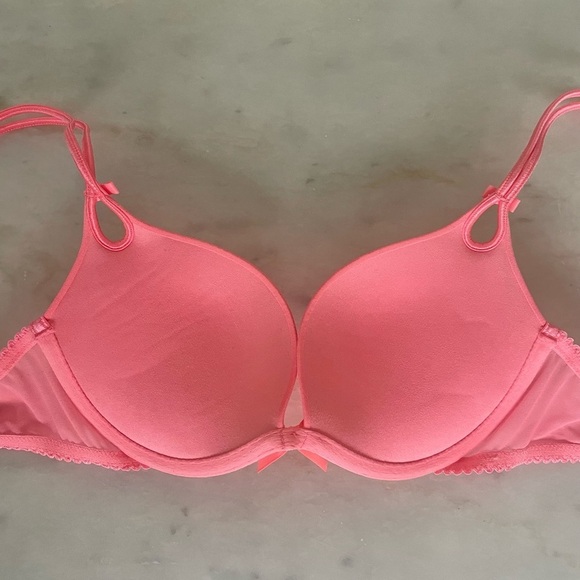 Victoria’s Secret Sequined Push-up Bra - Size 32C - Picture 6 of 9